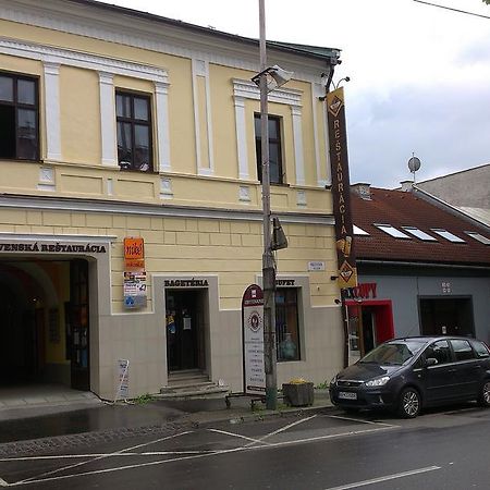Penzion Marina Pri Slovenskej Restauracii برزنو الغرفة الصورة