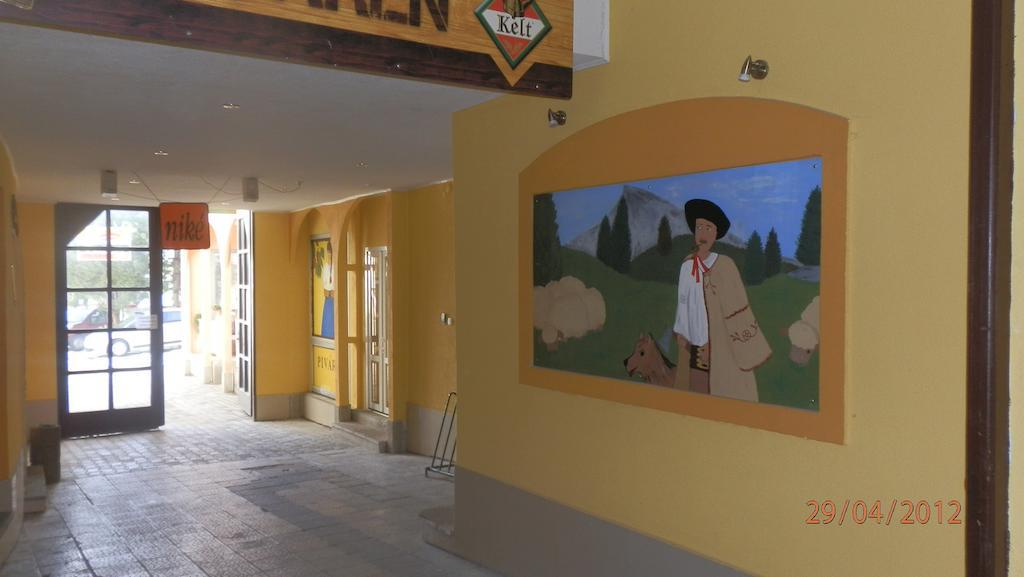 Penzion Marina Pri Slovenskej Restauracii برزنو الغرفة الصورة