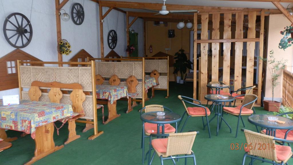 Penzion Marina Pri Slovenskej Restauracii برزنو الغرفة الصورة