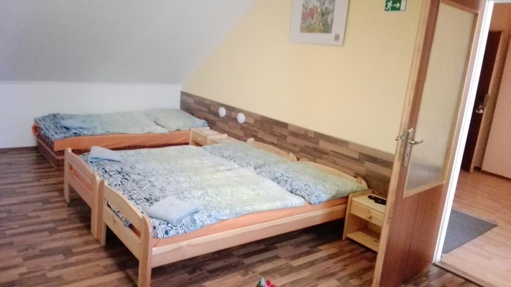 Penzion Marina Pri Slovenskej Restauracii برزنو المظهر الخارجي الصورة