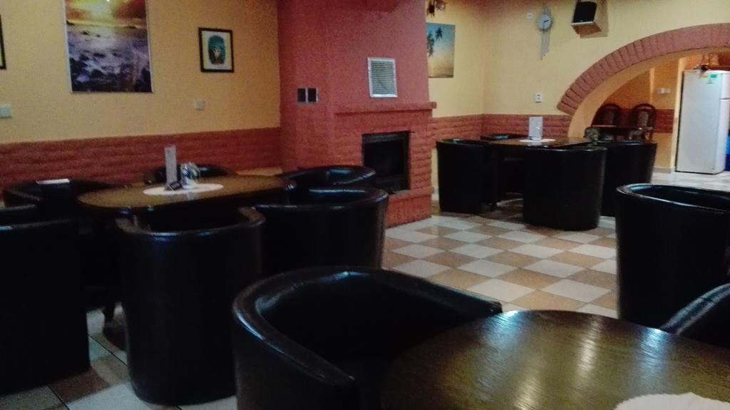 Penzion Marina Pri Slovenskej Restauracii برزنو المظهر الخارجي الصورة