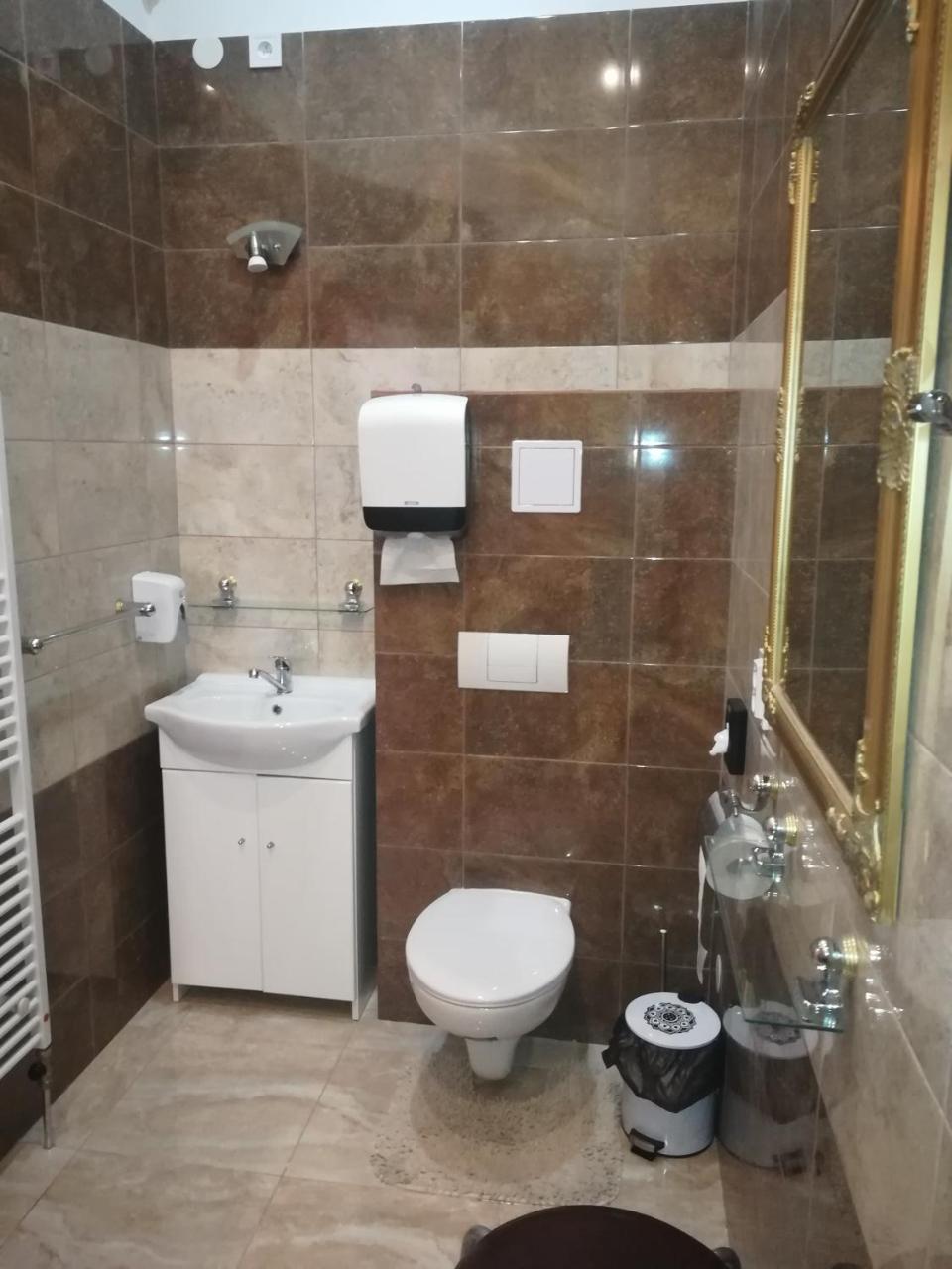Penzion Marina Pri Slovenskej Restauracii برزنو المظهر الخارجي الصورة